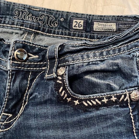 Miss Me Skinny Jeans, Size 26 - Picture 3 of 5